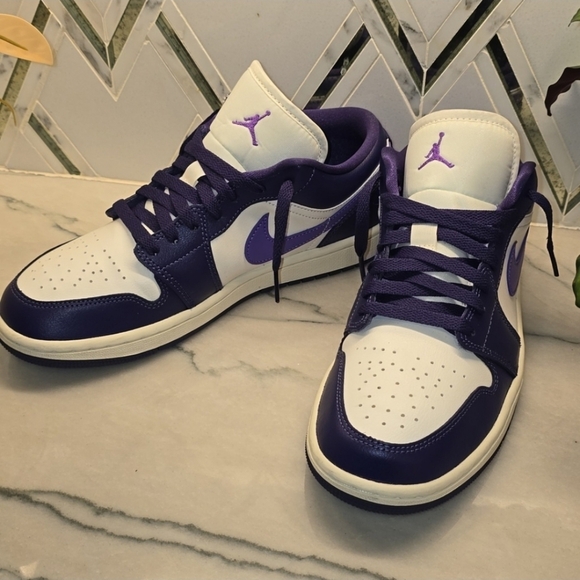 Nike Air Jordan 1 Low 'Sky J Purple' Woman Size 9.5 (Men Size 8) - Picture 1 of 13